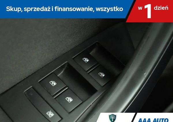 Opel Astra cena 35000 przebieg: 163527, rok produkcji 2014 z Dąbie małe 232